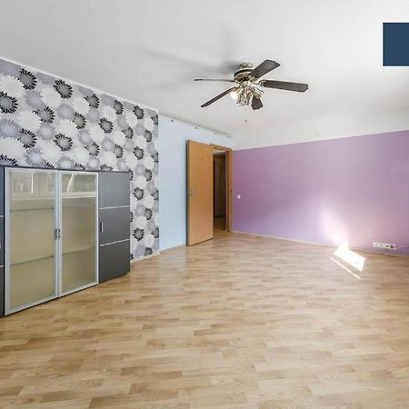 Bright Apartment Near Bus Statioon Tallin Exterior foto