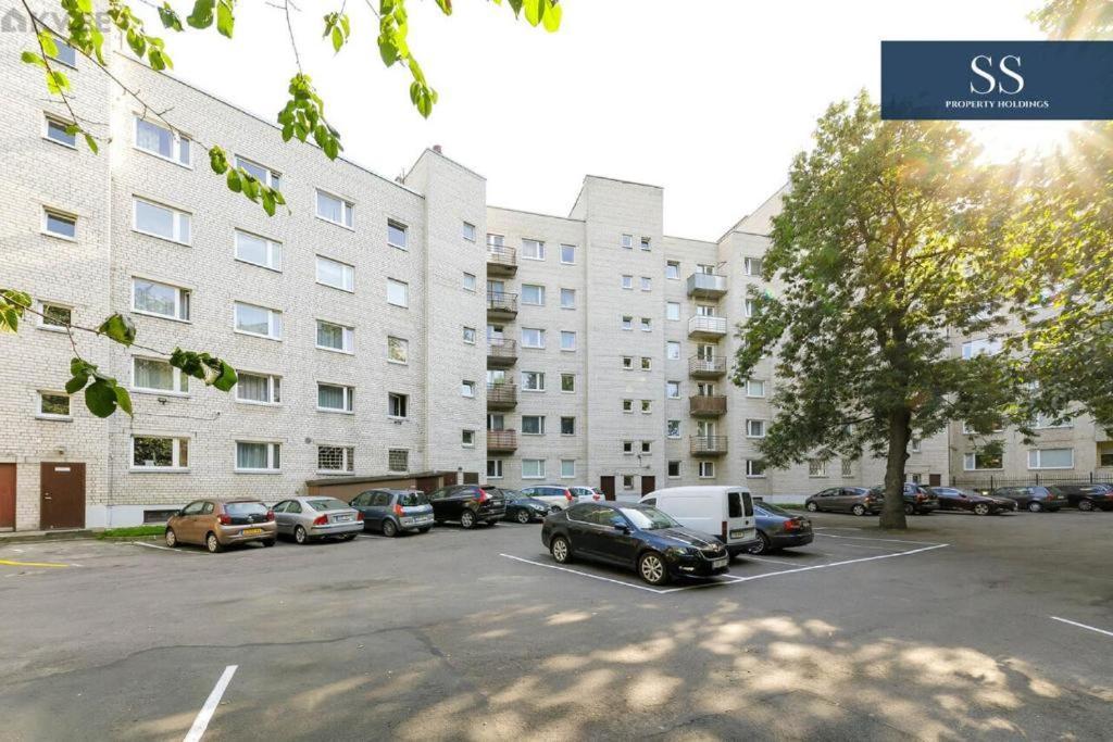 Bright Apartment Near Bus Statioon Tallin Exterior foto