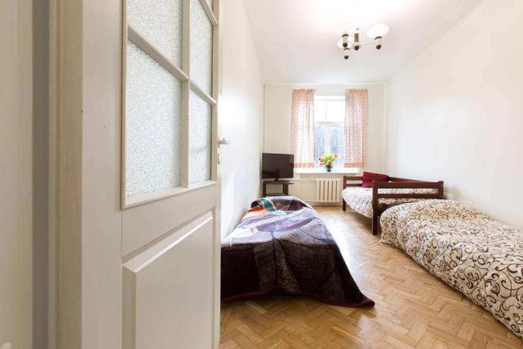 Bright Apartment Near Bus Statioon Tallin Exterior foto