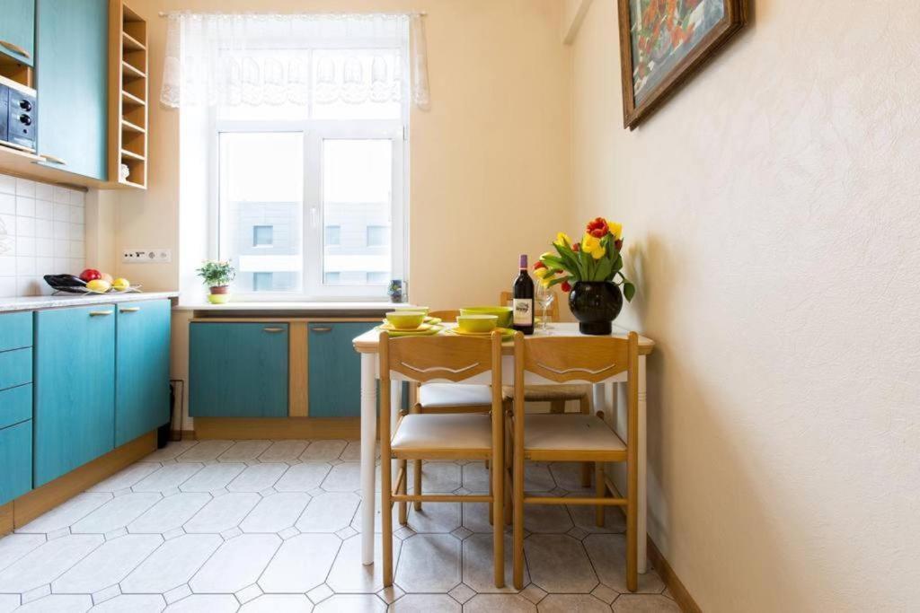 Bright Apartment Near Bus Statioon Tallin Exterior foto