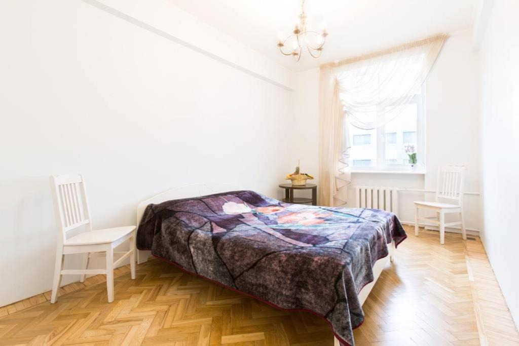 Bright Apartment Near Bus Statioon Tallin Exterior foto